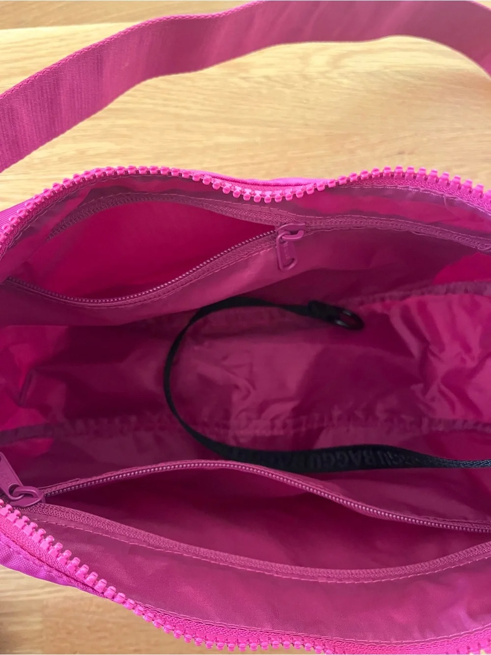 BNWT Baggu Med Crescent Bright Fuchsia - Picture 7 of 10
